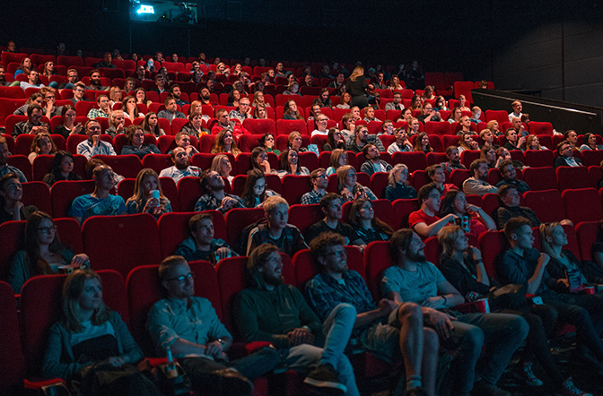Onde encontro os ingressos de cinema? 
