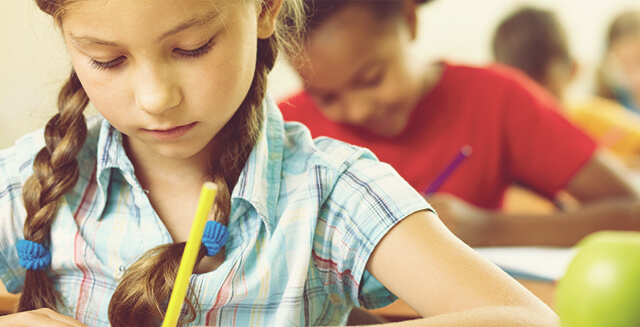 Mission Bambini organizza doposcuola e attività culturali per evitare l'abbandono scolastico.