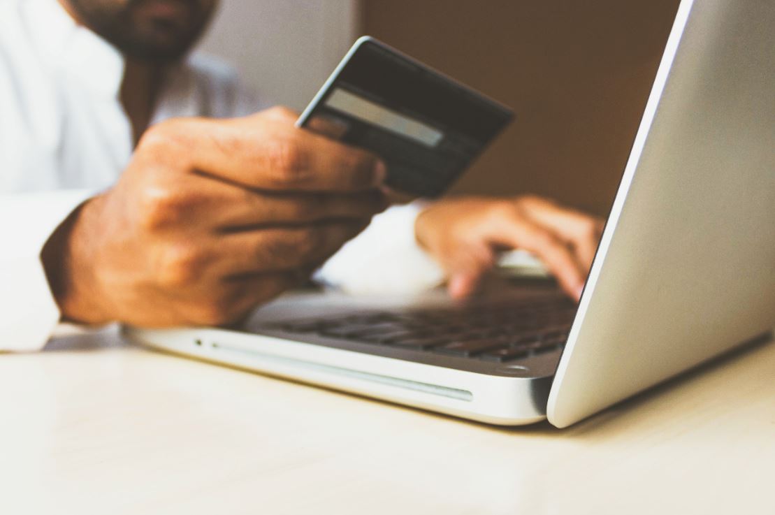 Criar uma conta economiza tempo no processo de pagamento.